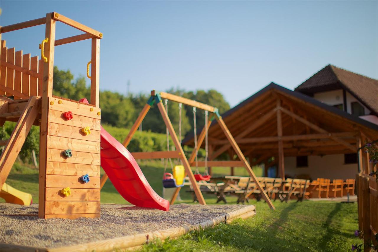 Jirsovci Tourist Farm Apartments Lovrec מראה חיצוני תמונה