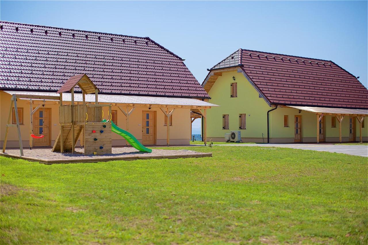 Jirsovci Tourist Farm Apartments Lovrec מראה חיצוני תמונה